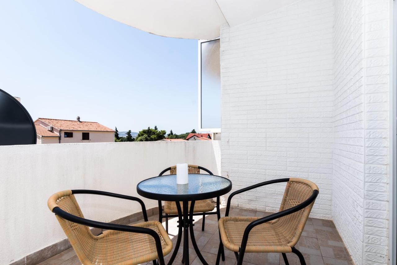 Apartments Dovana Kaštela Esterno foto