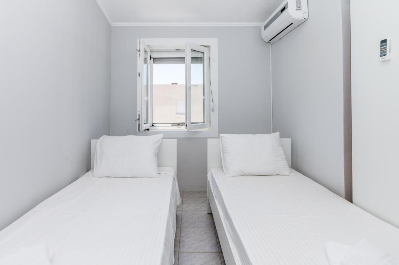 Apartments Dovana Kaštela Esterno foto