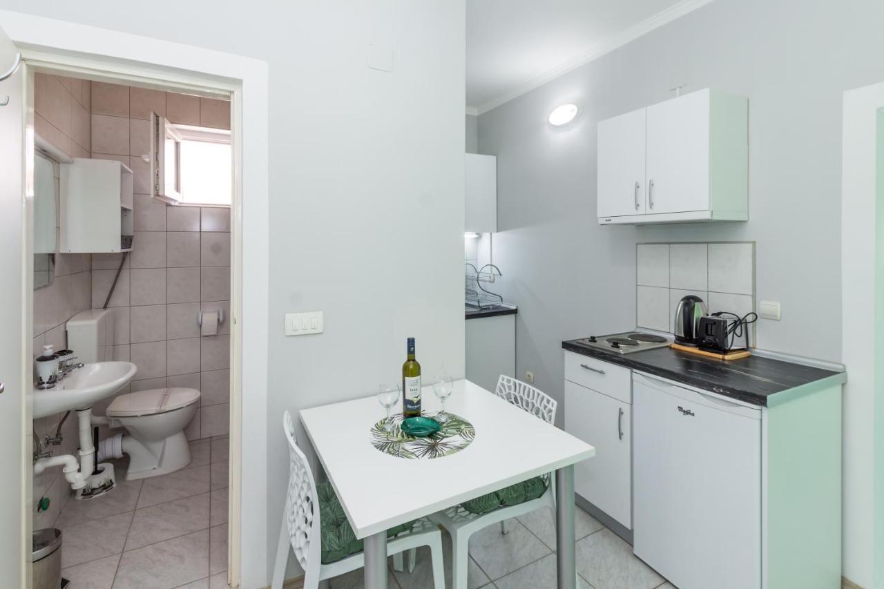 Apartments Dovana Kaštela Esterno foto