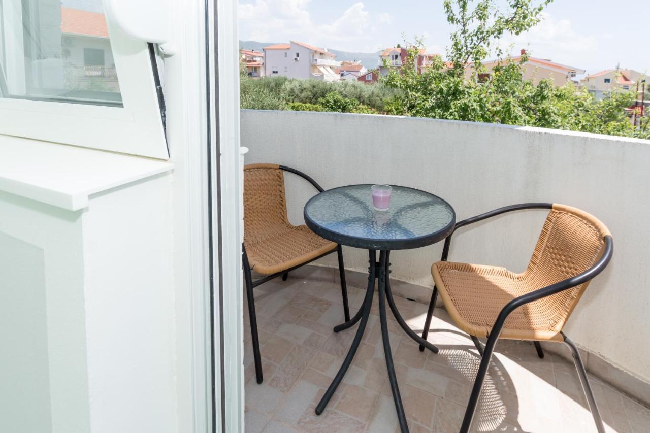 Apartments Dovana Kaštela Esterno foto