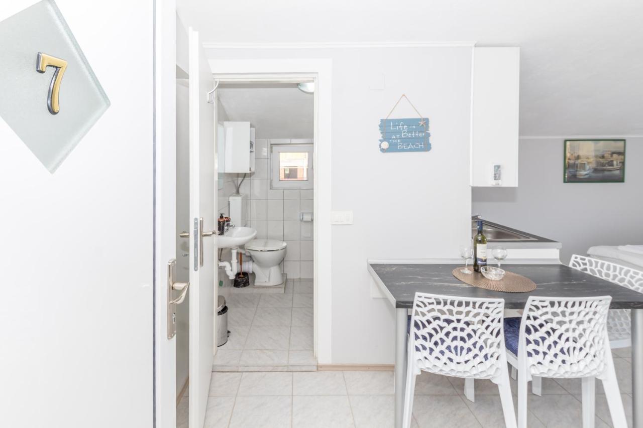 Apartments Dovana Kaštela Esterno foto