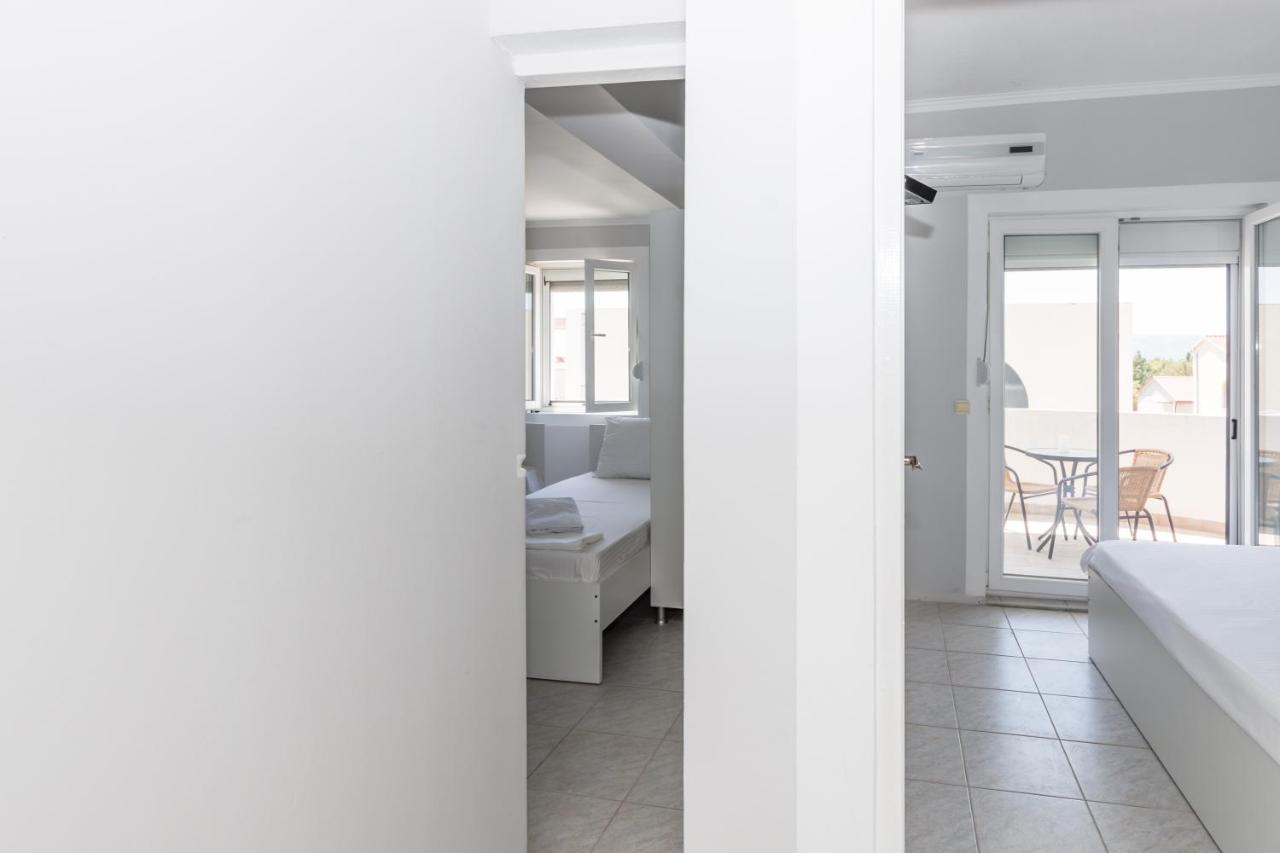 Apartments Dovana Kaštela Esterno foto
